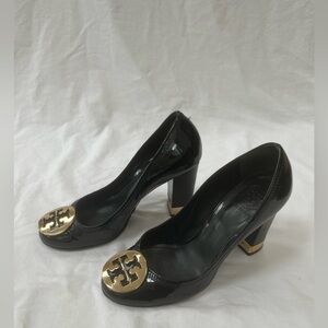 Tory Burch Black Classic Pumps Patent round toe shoes size 7